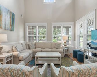 Laurel Grove, Walk to Pool, 6-Seat Golf Cart - Miramar Beach - Living room