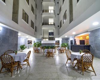 Hotel Axis Inn By Geh Suites - Santa Marta - Restaurante