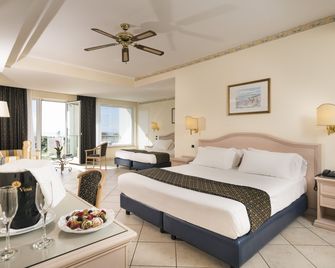 Sant Alphio Garden Hotel & Spa - ג'יארדיני נאקסוס - חדר שינה