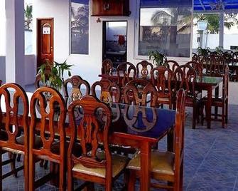 Hostal Insular - Puerto Villamil - Restaurant