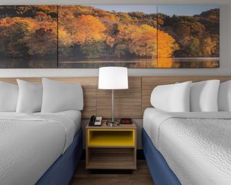 Days Inn by Wyndham Alma - Alma - Bedroom