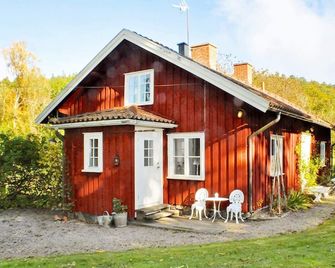 Holiday Home in Vargön - Vanersborg - Будівля