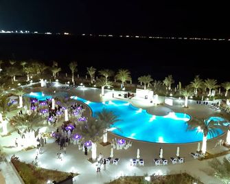 Al Bahar Hotel & Resort - Fujairah - Pool