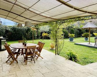Warm, contemporary villa in the heart of nature - Venelles - Patio