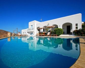Solaris - Folegandros - Piscina