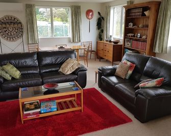 Tayford Cottage - Waipu - Sala de estar