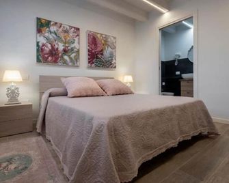 Camerini Guest House (Double or Twin Room with Private Bathroom) - Piazzola sul Brenta - Bedroom