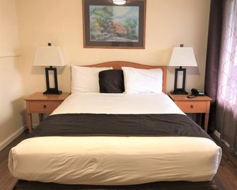 Blue Coast Inn & Suites - Brookings - Quarto