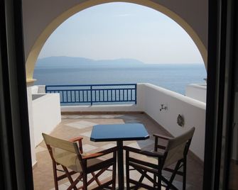 Prapas Apartments - Agia Pelagia - Balkon