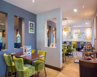 Premier Inn St Albans City Centre - Сент-Олбанс - Ресторан