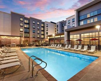 Homewood Suites by Hilton Long Beach Airport - Long Beach - Pool