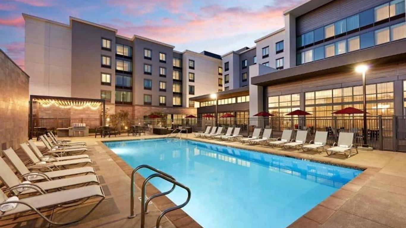 Homewood Suites by Hilton Long Beach Airport