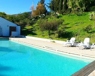 Le Case di Cardellino - AgriSpa - Sclafani Bagni - Piscina