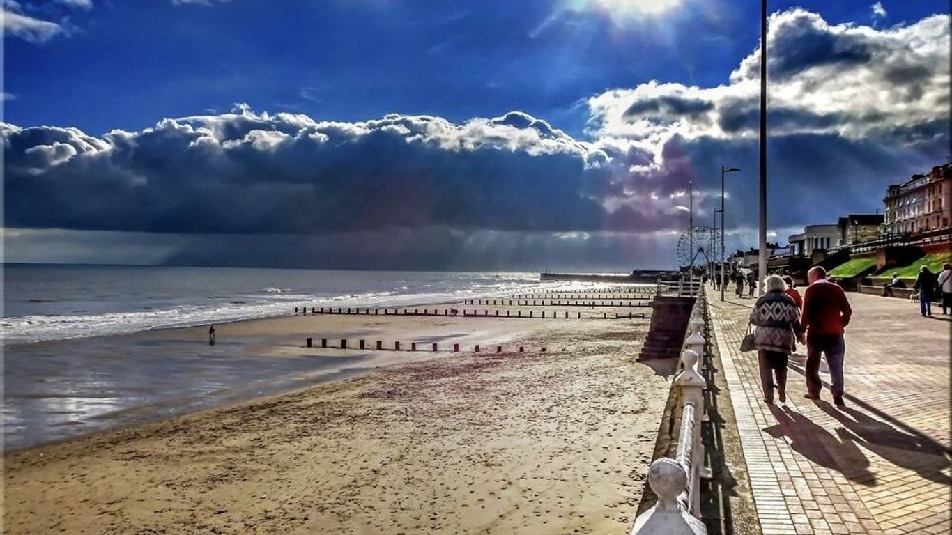 Home and Away near the Spa