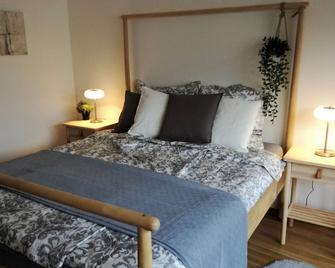 Quiet vacation apartment in a central location in Ahrweiler - Bad Neuenahr-Ahrweiler - Slaapkamer