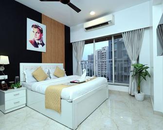 Executive Living: 2 Bhk In Borivali East - Mumbai - Bedroom