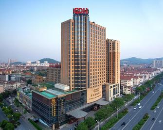 Bairun Zhenjiang International Hotel - Zhenjiang - Building