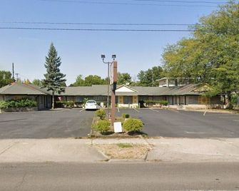 Holiday Motel - Columbus - Building