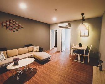 V3 Hotel & Residence Seri Alam - Masai - Bedroom