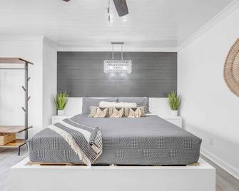 Chic Townhouse on Lake LBJ with Wet Boat Slip - 馬蹄灣 - 臥室
