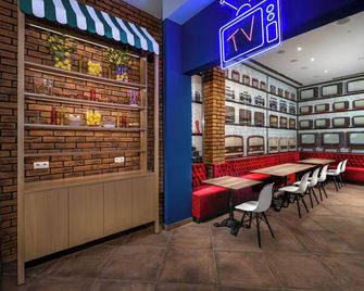 Mamaison Vibe Hotel Downtown Budapest - Budapest - Bar