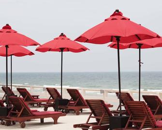 Chom View Hotel - Hua Hin - Beach