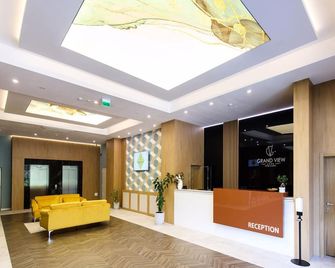 Grand View Hotel & Suites Copou - Ясси - Лоббі