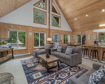 Pine River Retreat home - Leavenworth - Living room