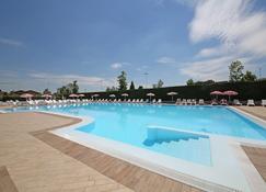 Residence Villaggio Tiglio - Sirmione - Pool