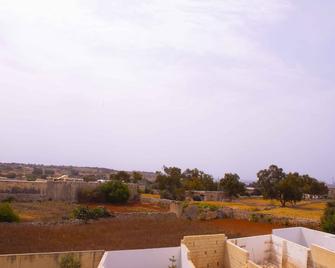 Newly built entire house great for families - Żejtun - Outdoors view