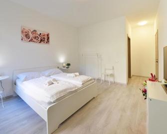 Mary's Rooms & Apartments - Bolzano - Sypialnia
