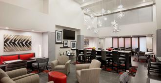 Hampton Inn & Suites Roanoke Airport - Roanoke - Sala de estar