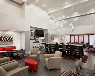 Hampton Inn & Suites Roanoke Airport - Roanoke - Area lounge
