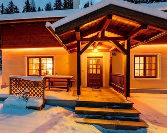 Apartment Almhaus Innerkrems - Innerkrems - Building