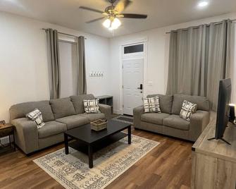 Home away from home, has all the amenities you need to have a comfortable stay. - Saint Bernard - Living room