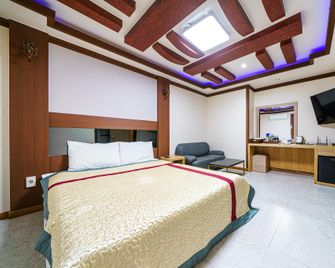 Goseong Woodeung - Goseong - Habitación