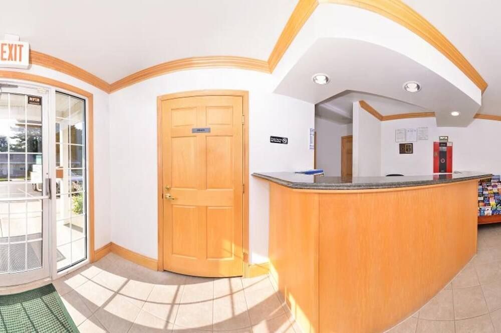 Tower Inn and Suites of Guilford / Madison - Guilford - Recepce