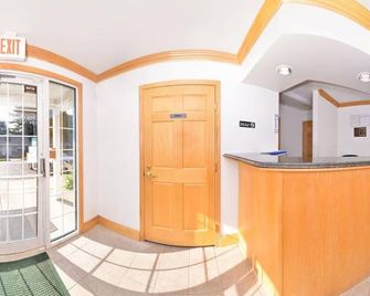 Tower Inn and Suites of Guilford / Madison - Guilford - Recepce