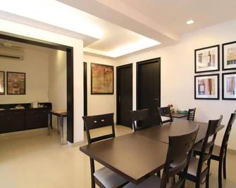 Rainbow Residency - ניו דלהי - חדר אוכל