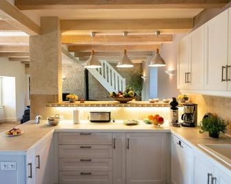 Charming house with swimming pool and jacuzzi - Monflanquin - Küche