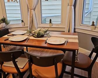 Charming Farmhouse in the Mountains - Shamokin - Restaurant