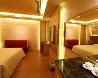R7 Hotel - Kaohsiung - Quarto