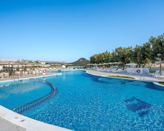 THB Cala Lliteras - Adults Only - Cala Ratjada - בריכה