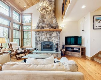 Vermont Mountain Chalet - Stratton - Living room