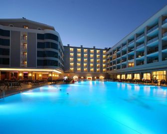 Pasa Beach Hotel - מרמריס - בריכה