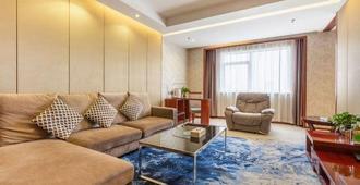Jinjiang Keji Boutique Hotel - Hami - Living room