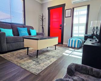 Pet Friendly / 5-Min Drive To Old Bisbee / Ev Charger / Mrs Pacman Arcade - Bisbee - Living room