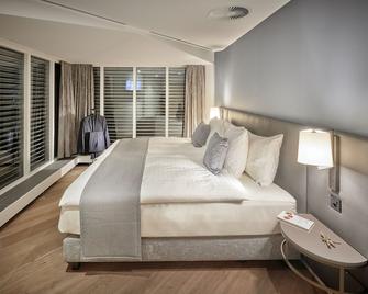 Hotel Seepark Thun - Thun - Schlafzimmer