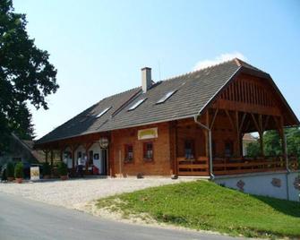 Orszem Fogado - Szalafő - Building