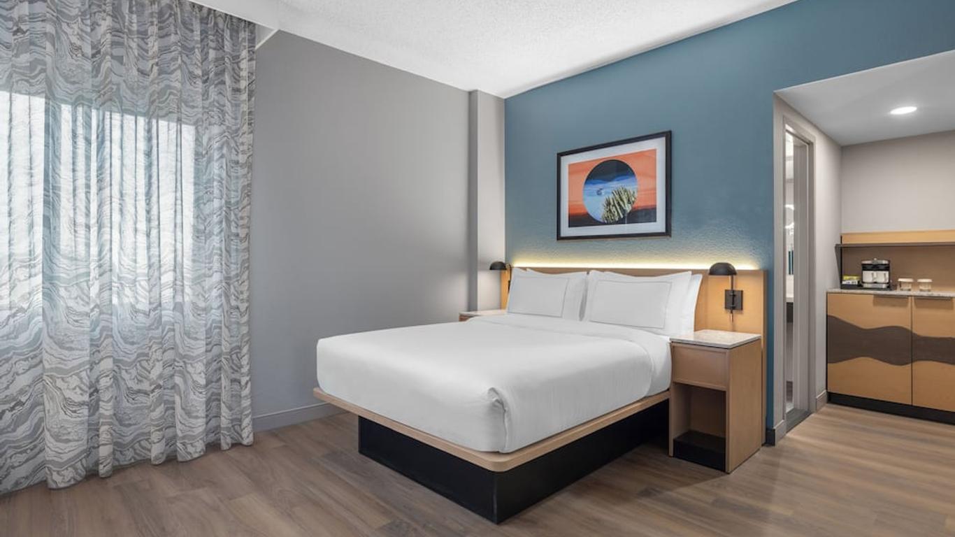 DoubleTree by Hilton Phoenix Midtown
